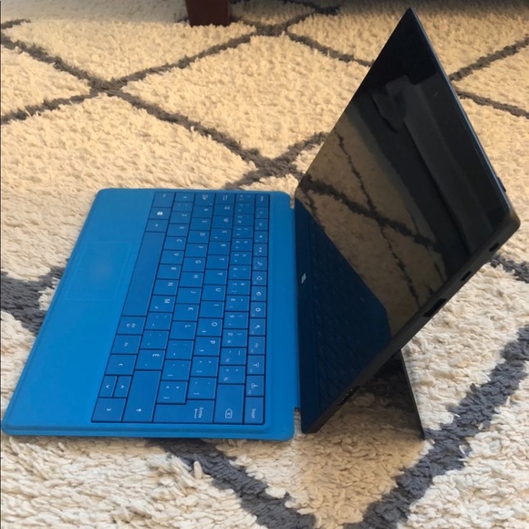 Windows surface rt    SOLD - Picture 2 of 6